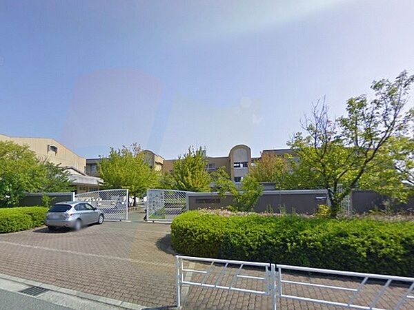 貝塚市立二色小学校まで855m