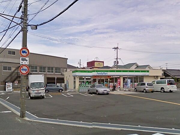 ファミリーマート貝塚二色店まで396m