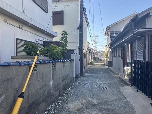 前面道路（物件に向かって右側方向）