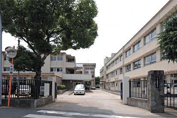 岸和田市立久米田中学校まで2000m