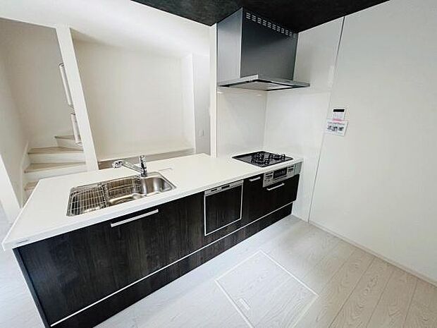 料理も捗る3口コンロ付き♪