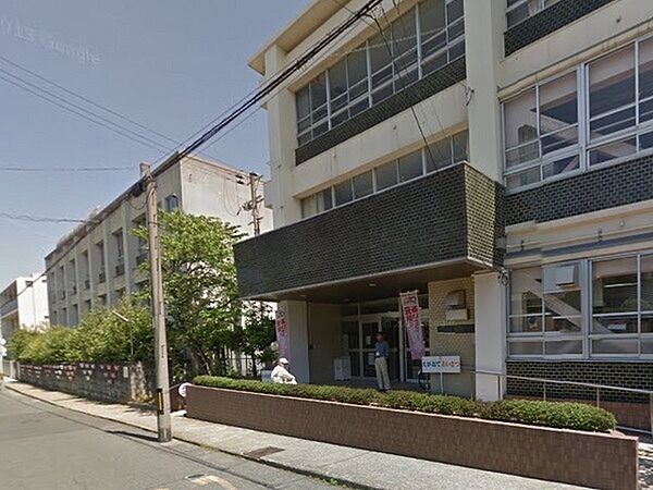貝塚市立津田小学校まで579m