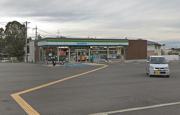 ファミリーマート泉南信達大苗代店まで392m