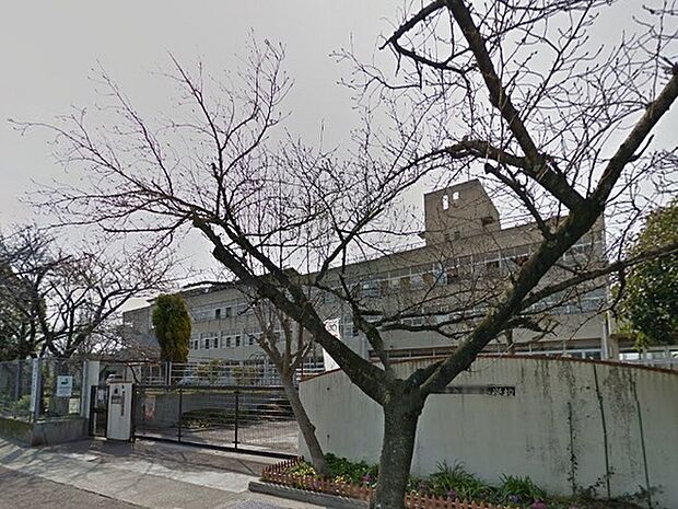 岸和田市立太田小学校まで992m