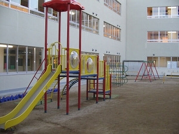 岸和田市立朝陽幼稚園まで674m