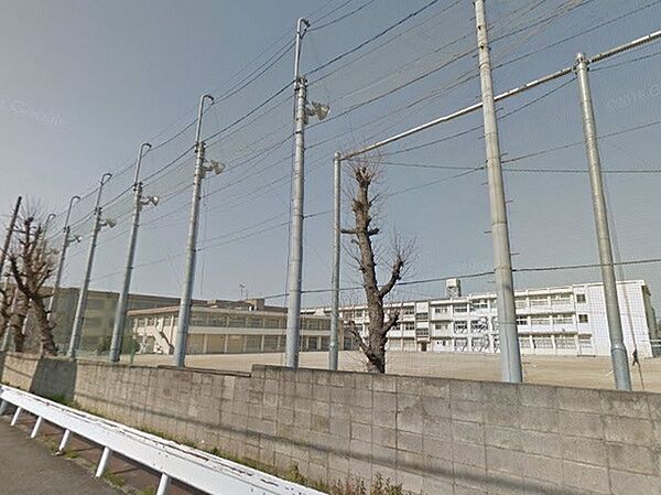 岸和田市立光陽中学校まで584m