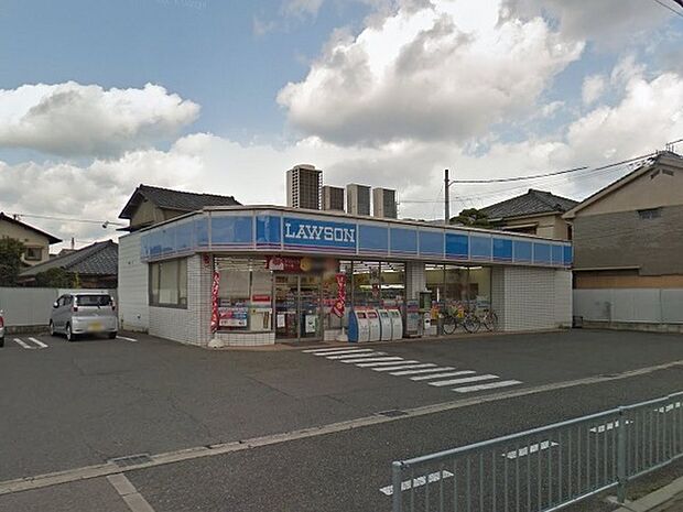 ローソン高石千代田2丁目店まで704m