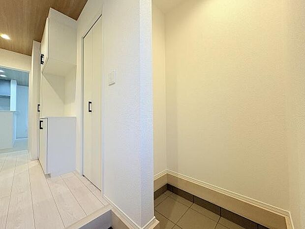 広々した玄関です♪