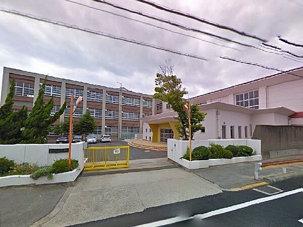 泉佐野市立北中小学校まで387m