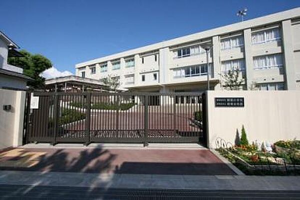 岸和田市立朝陽小学校まで996m