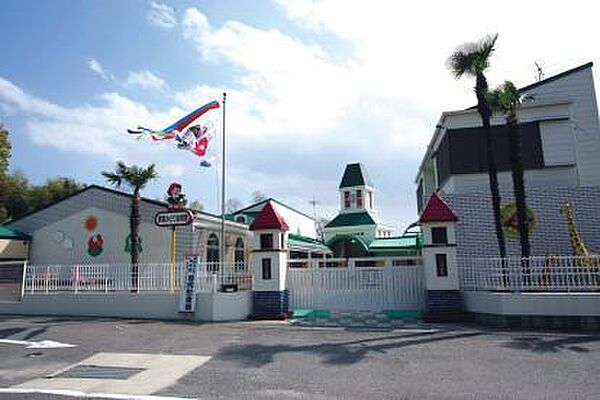 熊取みどり幼稚園まで1400m
