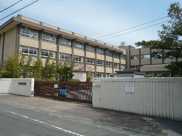 熊取北小学校まで1481m