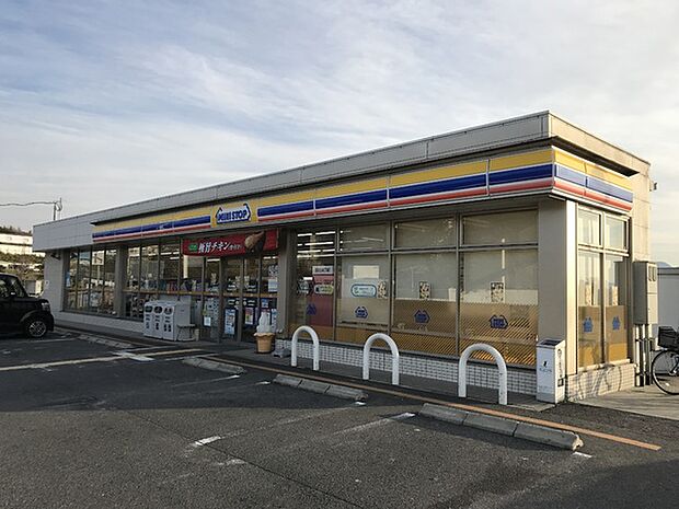 ミニストップ和泉池田下町店まで576m