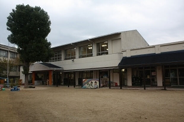 岸和田市立山直北幼稚園まで1002m