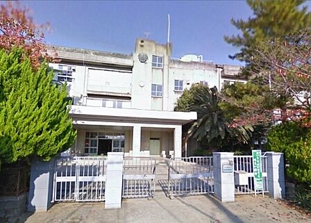 泉佐野市立佐野中学校まで947m