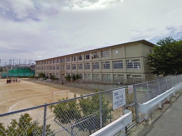 岸和田市立土生中学校まで849m