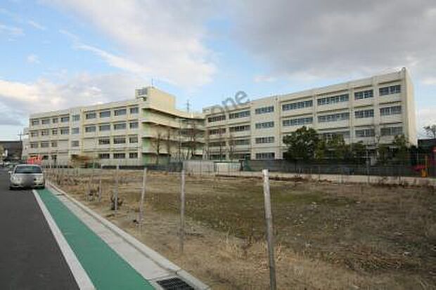 高石市立取石中学校まで574m