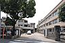 周辺：岸和田市立久米田中学校まで979m