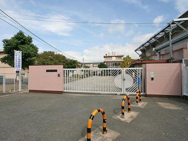 泉南市立一丘小学校まで1022m