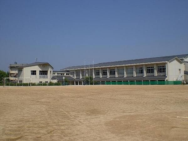 泉佐野市立日根野中学校まで1487m