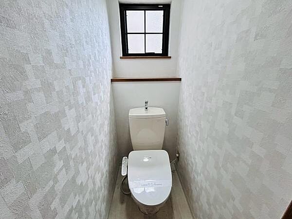 温水洗浄機能付きの便座です