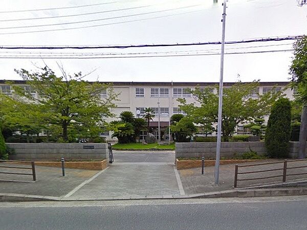 貝塚市立第一中学校まで105m