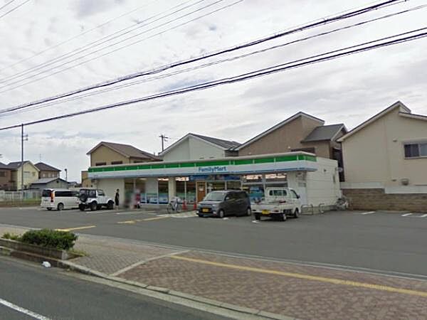 ファミリーマート小浦貝塚加神店まで295m