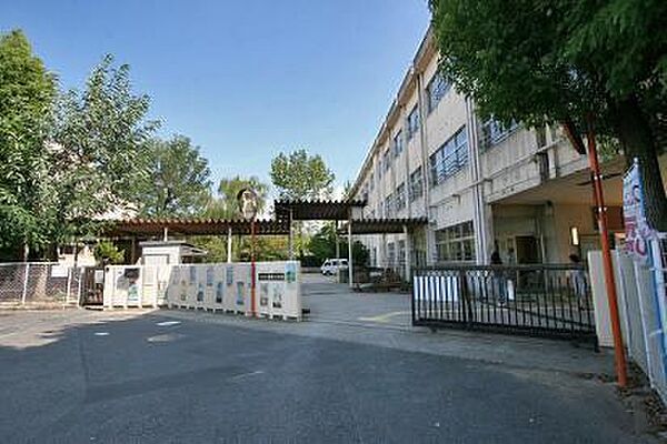岸和田市立城東小学校まで1007m