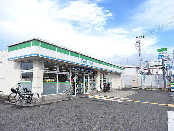 ファミリーマート泉大津尾井千原店まで358m