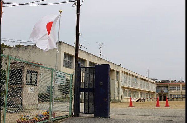 和泉市立北池田小学校まで1366m