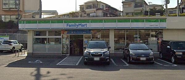 ファミリーマート伏屋町三丁目店まで429m