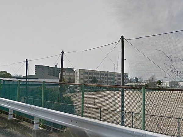 泉佐野市立新池中学校まで1994m