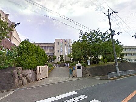 貝塚市立第四中学校まで2576m