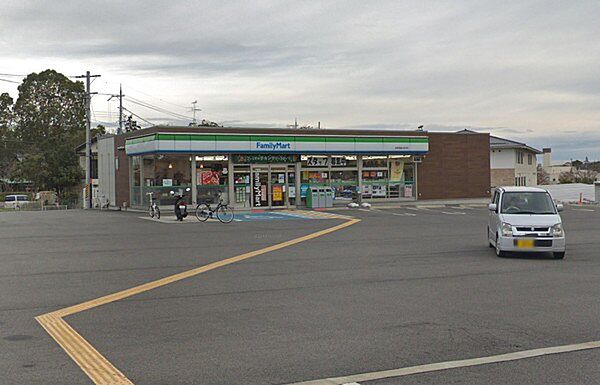 ファミリーマート泉南信達大苗代店まで437m