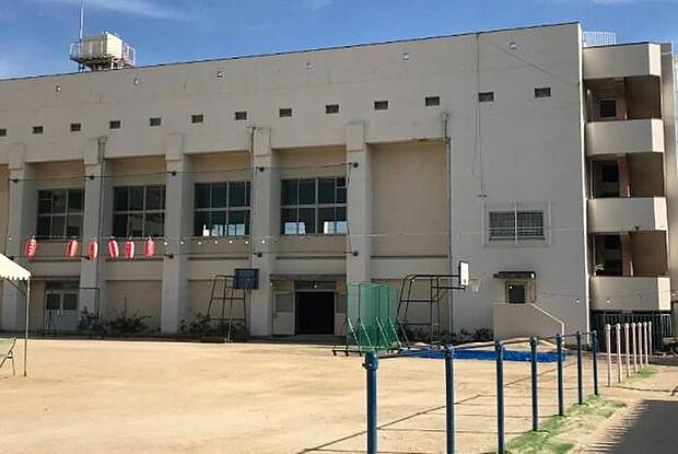 大阪市立清水丘小学校まで678m