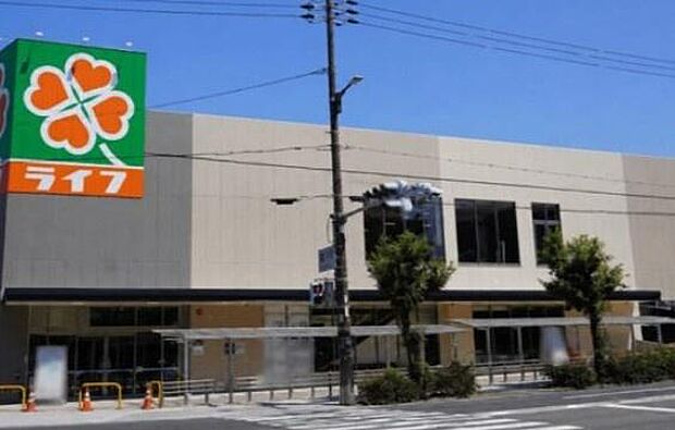 ライフ遠里小野店まで537m
