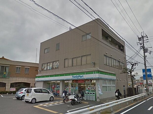 ファミリーマート小浦忠岡北店まで466m