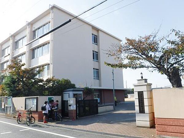 泉大津市立戎小学校まで532m