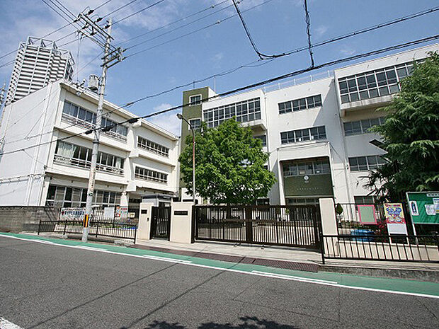 泉大津市立旭小学校まで500m