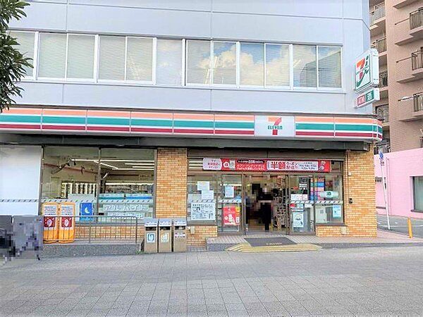 セブンイレブン阪急岡町駅前店まで400m