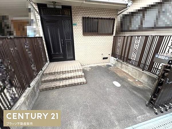 駅まで徒歩圏なので便利な立地です。