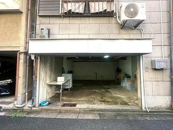 【ガレージ】1階ガレージ部分は倉庫として使用することも可能です！