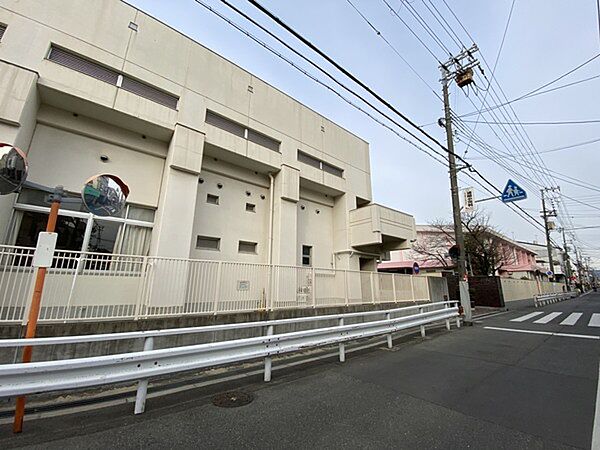 大阪市立東中川小学校まで224m