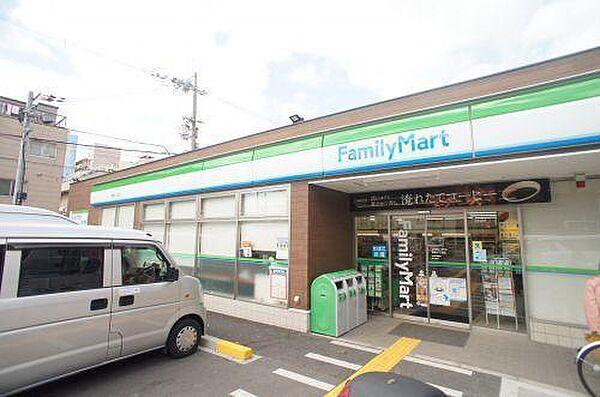 ファミリーマート喜連七丁目店まで729m