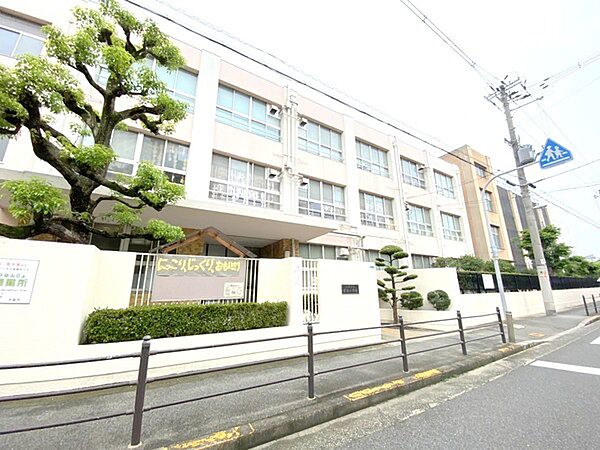 大阪市立宝栄小学校まで539m