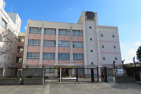 大阪市立矢田中学校まで413m