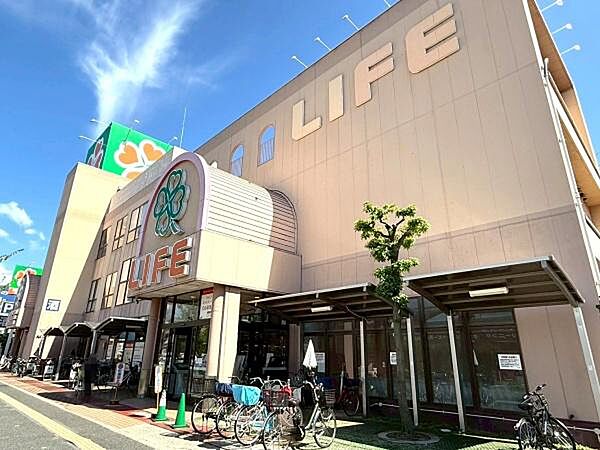 ライフ八尾店まで1443m、ライフ八尾店