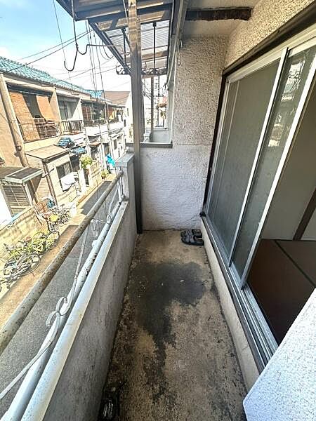 【バルコニー】洗濯物が干せる広さを確保しております。