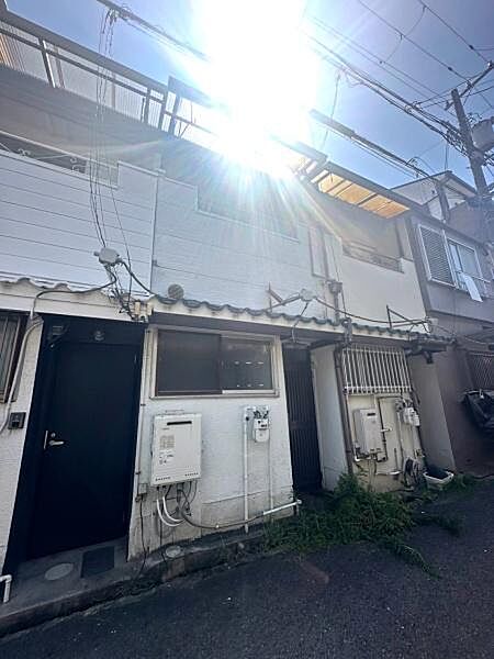 【現地】戸建の並ぶ閑静な住宅地の環境です。