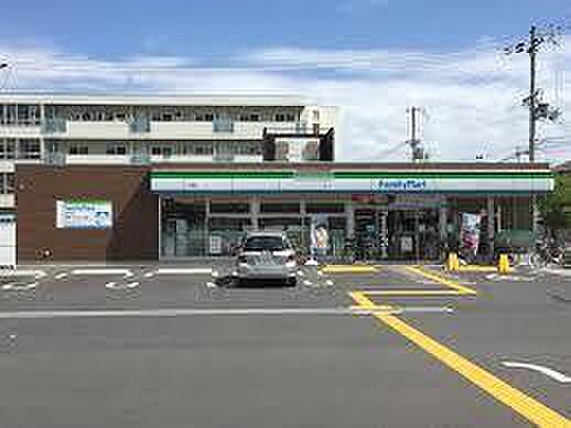 ファミリーマート平野店まで558m